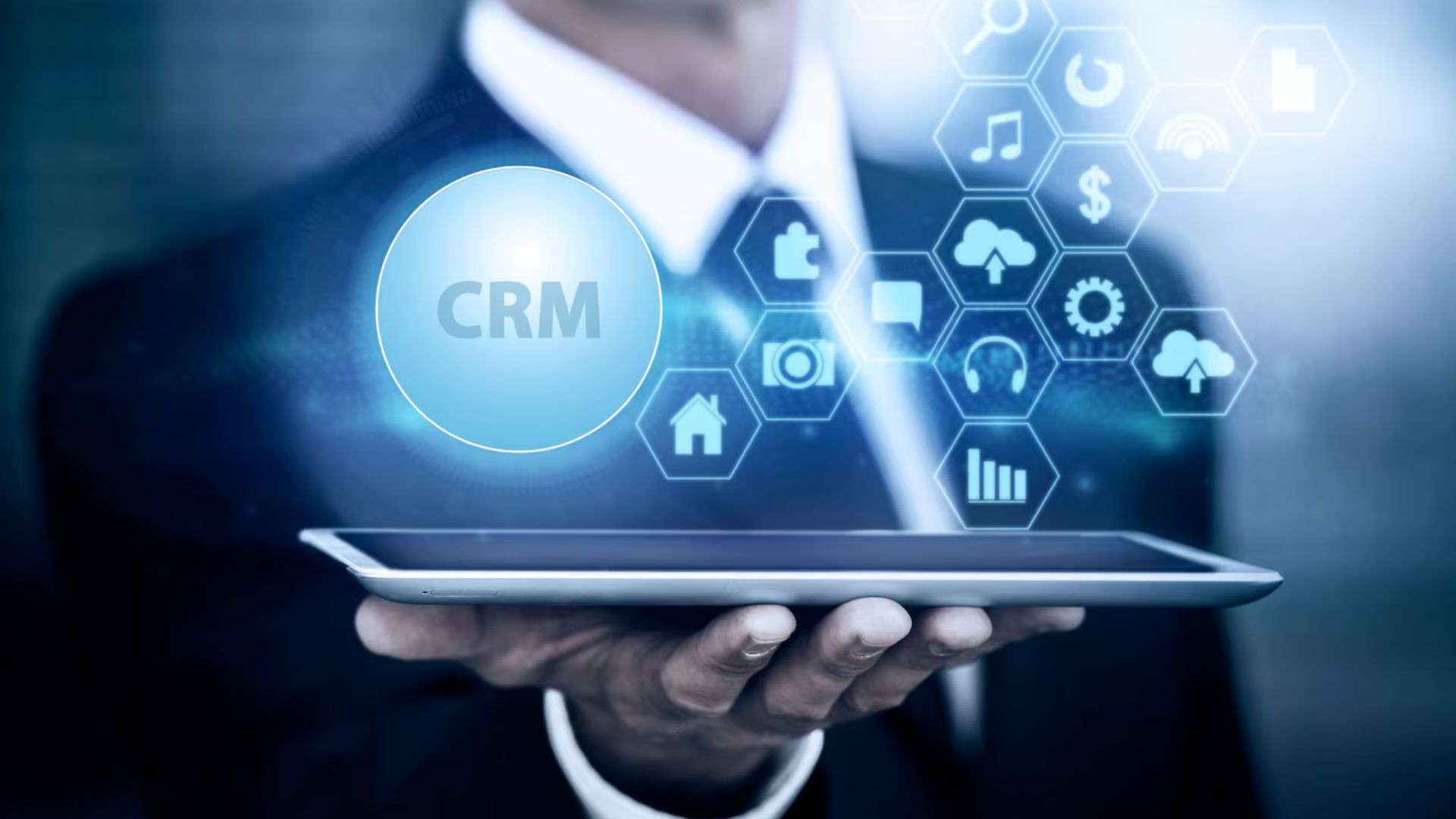 CRM et intelligence artificielle : l'intégration de l'IA aux CRM devient une stratégie essentielle pour les entreprises.